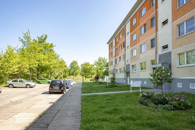 Wohnung zur Miete 350 € 2 Zimmer 57,6 m²<br/>Wohnfläche 4.<br/>Geschoss Hans-Grade-Str. 99 Gneisenauring Magdeburg 39130