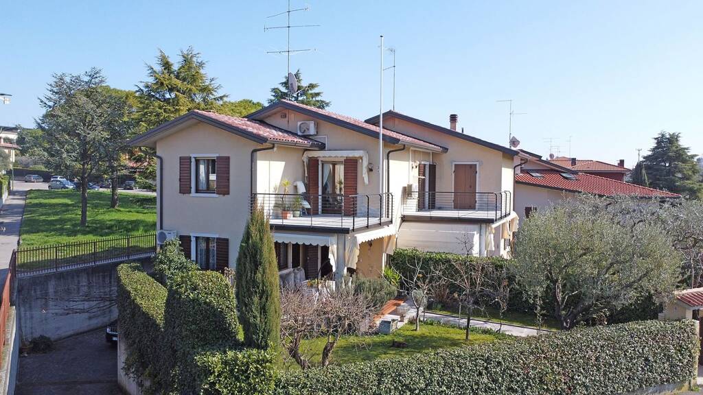 Haus zum Kauf 740.000 € 4 Zimmer 220 m² frei ab sofort Peschiera del Garda 37019