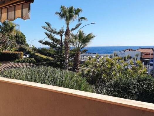 Haus zum Kauf 1.300.000 € 8 Zimmer 277 m² 1.000 m² Grundstück Catania 95010