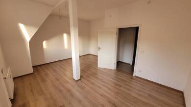 Wohnung zur Miete 750 € 2 Zimmer 60 m² Dachgeschoss, 4. Geschoss frei ab sofort Stoffeler Straße Oberbilk Düsseldorf 40227