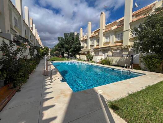 Chalet zum Kauf 425.000 € 4 Zimmer 210 m² Roquetas de Mar 04720