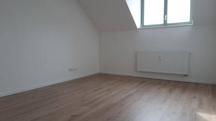 4-Zimmer-Dachgeschoss-Maisonette mit Blick ins Grüne, mit Balkon – Zietenstraße 30, 9130 Chemnitz – Vorschaubild 21