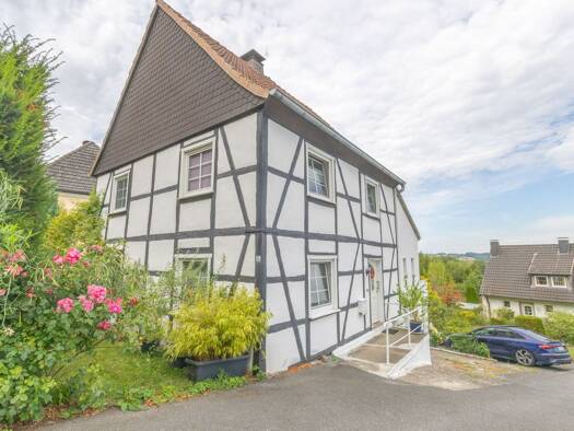 Einfamilienhaus zum Kauf 224.000 € 3,5 Zimmer 108 m² 428 m² Grundstück Schwitten Menden 58708
