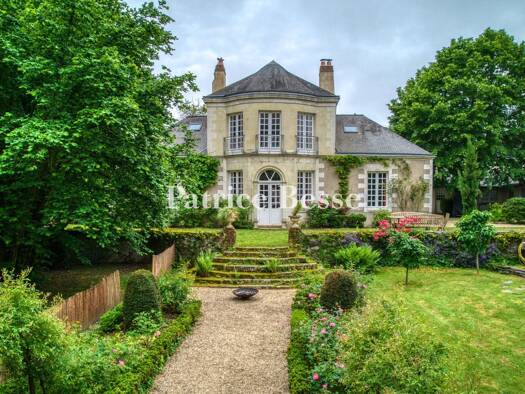 Reihenmittelhaus zum Kauf 1.780.000 € 9 Zimmer 262 m² 1.937 m² Grundstück Decré-Cathédrale Nantes 44000