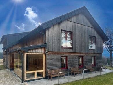 Hotel zum Kauf 870.000 € 9 Zimmer 112 m² Gastrofläche 3.392 m² Grundstück Johanngeorgenstadt 08349