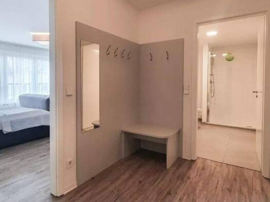 Wohnung zur Miete 670 € 2 Zimmer 80 m² frei ab sofort Homburger Straße 60 Klein-Karben Karben 61184