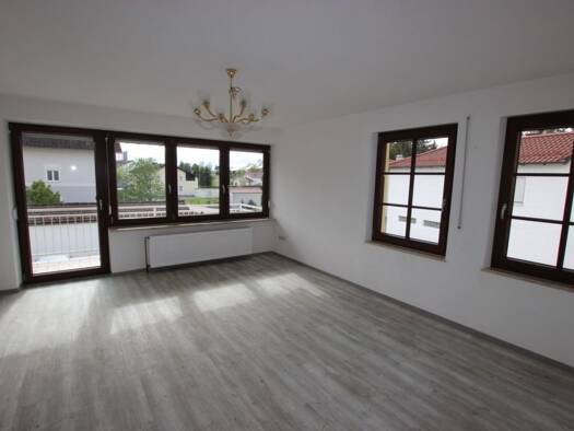 Wohnung zum Kauf 199.000 € 3 Zimmer 79,7 m² 1. Geschoss frei ab sofort Simbach Simbach a.Inn 84359