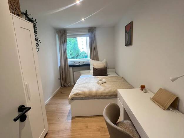 Wohnung zur Miete 750 € 5 Zimmer 85 m² Stuntzstraße 23 Bogenhausen München 81677