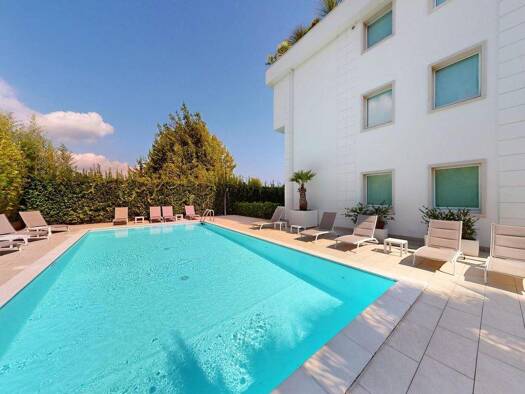 Haus zum Kauf 3.900.000 € 20 Zimmer 750 m² 1.600 m² Grundstück frei ab sofort Via Vo' Desenzano del Garda