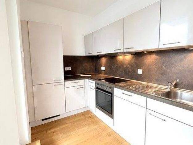 Wohnung zur Miete 1.528 € 3 Zimmer 80,3 m² 3. Geschoss frei ab 05.03.2026 Stresemannallee 55 Sachsenhausen Frankfurt 60596