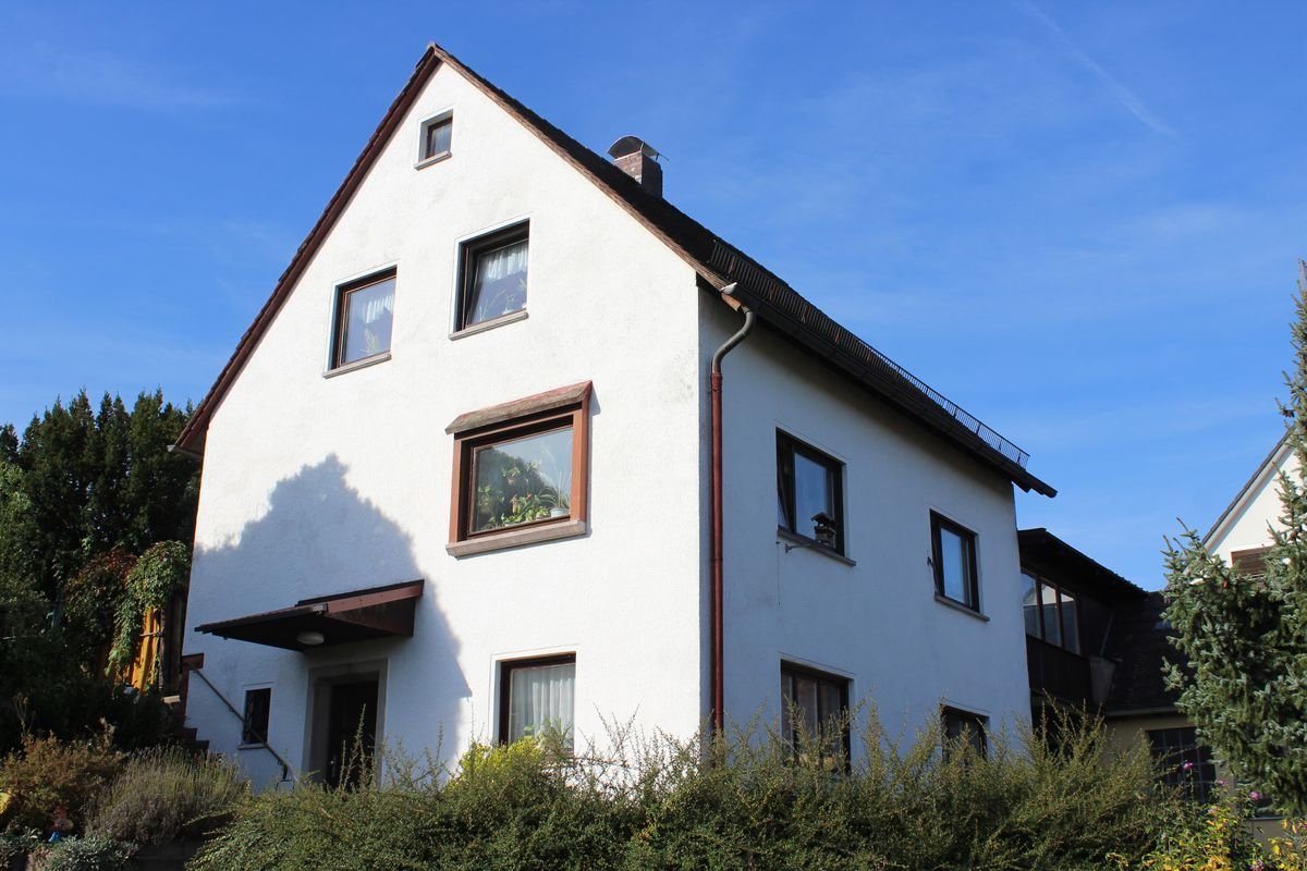 Einfamilienhaus zum Kauf 418.000 € 6 Zimmer 135 m²<br/>Wohnfläche 907 m²<br/>Grundstück ab sofort<br/>Verfügbarkeit Roth Roth 91154