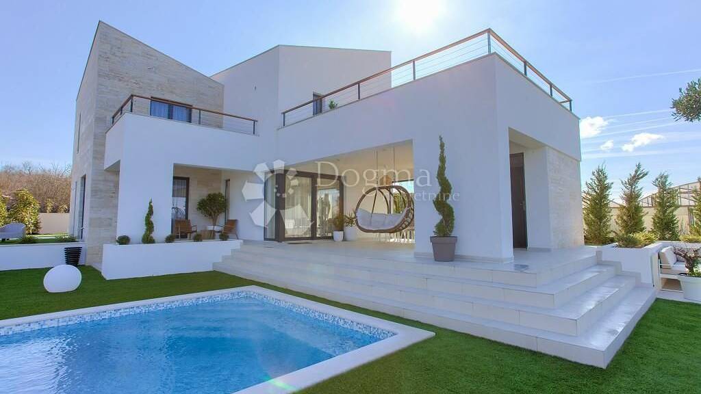 Haus zum Kauf 8 Zimmer 390 m² 700 m² Grundstück Malinska-Dubasnica 51511