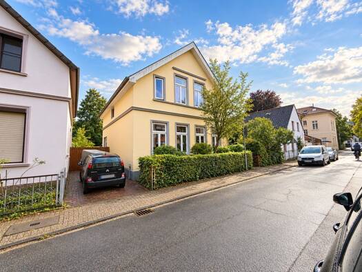 Einfamilienhaus zum Kauf 550.000 € 9 Zimmer 196 m² 477,9 m² Grundstück Osternburg Oldenburg (Oldb) 26135