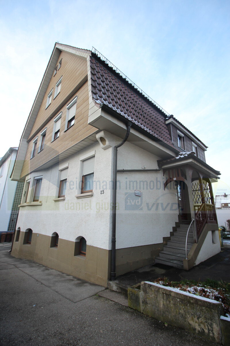 Mehrfamilienhaus zum Kauf 495.000 € 8 Zimmer 179 m²<br/>Wohnfläche 307 m²<br/>Grundstück Krankenhaus - Alter Friedhof Villingen-Schwenningen 78054