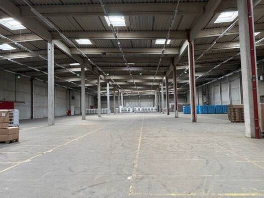 Lagerhalle zur Miete 7,50 € 5.000 m² Lagerfläche teilbar von 5.000 m² bis 5.000 m² Allermöhe Hamburg 21035