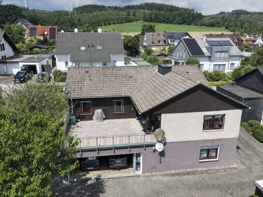 Einfamilienhaus zum Kauf 359.000 € 9 Zimmer 212 m² 750 m² Grundstück Neuenrade 58809