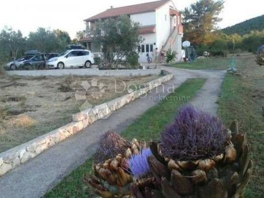 Haus zum Kauf 485.000 € 6 Zimmer 330 m² Pasman Centar, Kraj