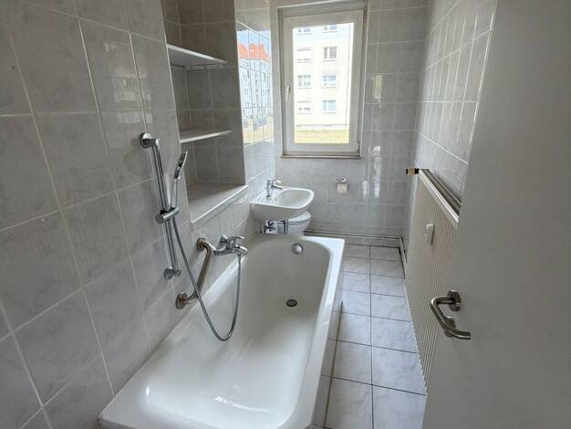 Wohnung zur Miete 485 € 3 Zimmer 60,4 m² frei ab sofort Erich-Weinert-Ring 5 Wolfen Bitterfeld-Wolfen 06766