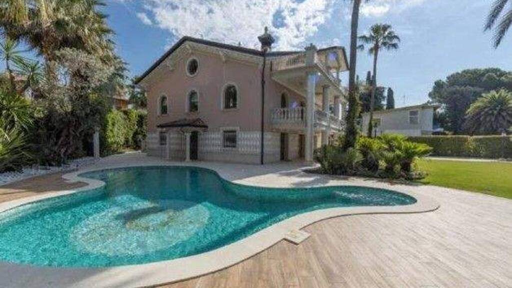 Einfamilienhaus zum Kauf 7 Zimmer 1 m² 1 m² Grundstück Malcesine 37018