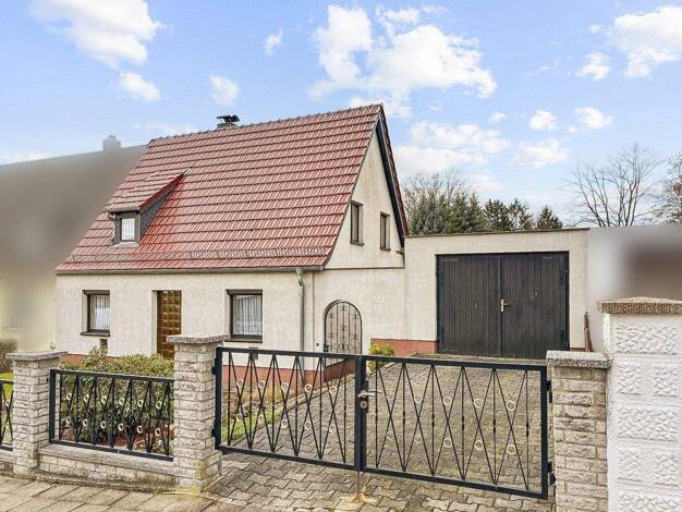 Doppelhaushälfte zum Kauf 94.000 € 6 Zimmer 80 m² 807 m² Grundstück Altenburg 04600