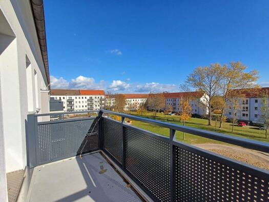 Wohnung zur Miete 321 € 2 Zimmer 53,4 m² 3. Geschoss Straße des Friedens 46 Merseburg 06217