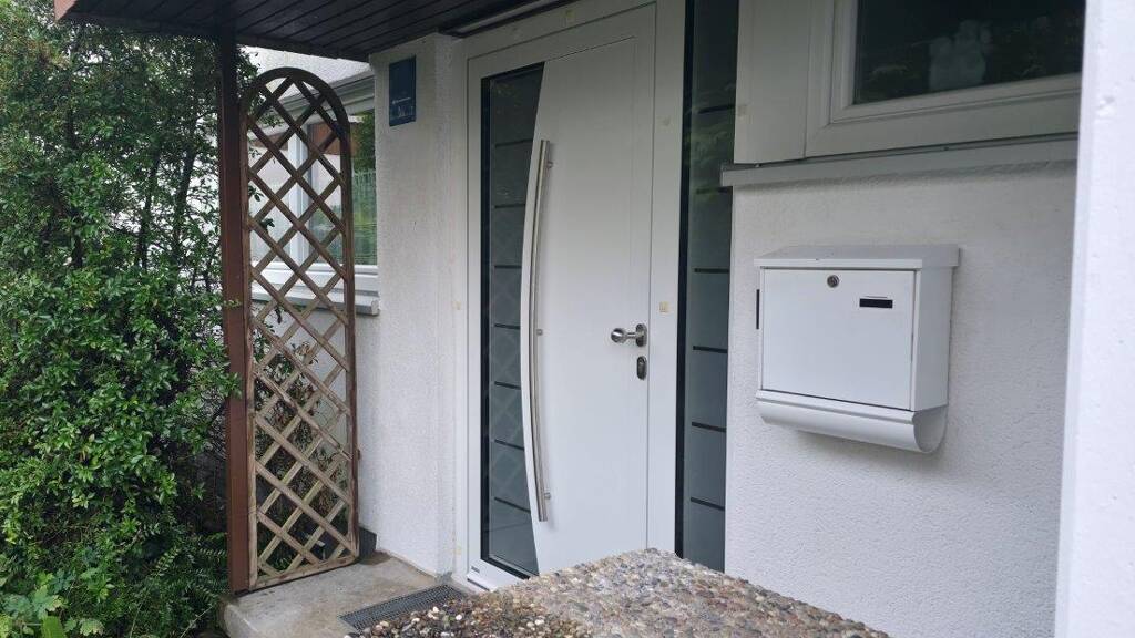 Reihenmittelhaus zur Miete 2.270 € 5 Zimmer 160 m² 130 m² Grundstück frei ab sofort Zorneding 85604