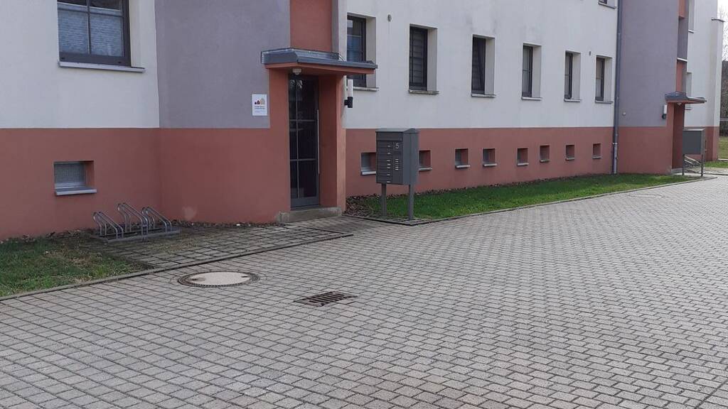 Wohnung zur Miete 330 € 3 Zimmer 58,5 m² 1. Geschoss frei ab sofort Friedensschachtstraße 7 Oelsnitz Oelsnitz/Erzgebirge 09376