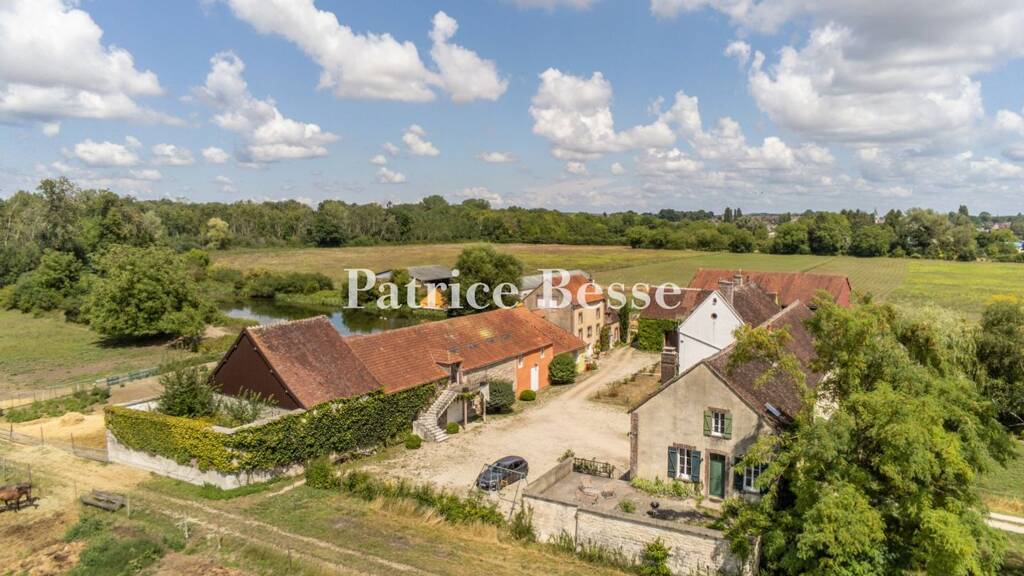 Reiterhof zum Kauf 690.000 € 251.946 m² Grundstück Joigny 89300