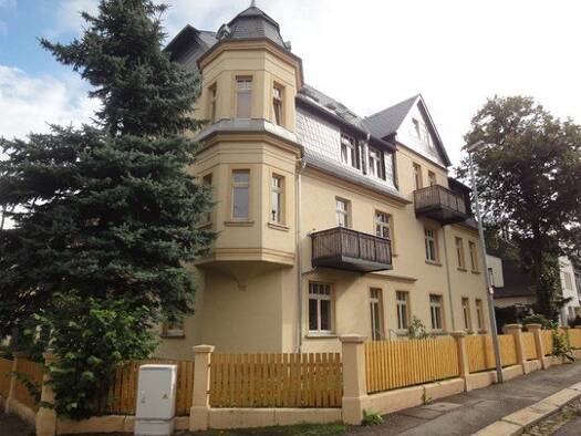Wohnung zur Miete 263 € 1,5 Zimmer 43,8 m² 3 Geschosse frei ab sofort Schönau Schönau 09116