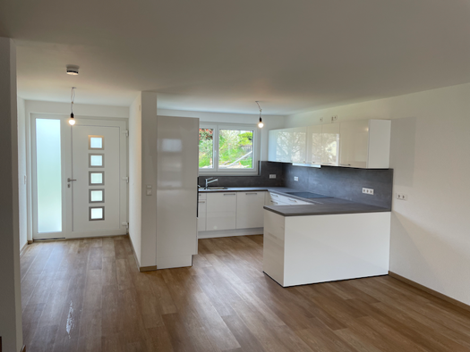 Reihenmittelhaus zum Kauf provisionsfrei 751.500 € 5,5 Zimmer 160 m² 180 m² Grundstück frei ab 01.10.2026 Wehratalstraße 31c Öflingen Wehr 79664