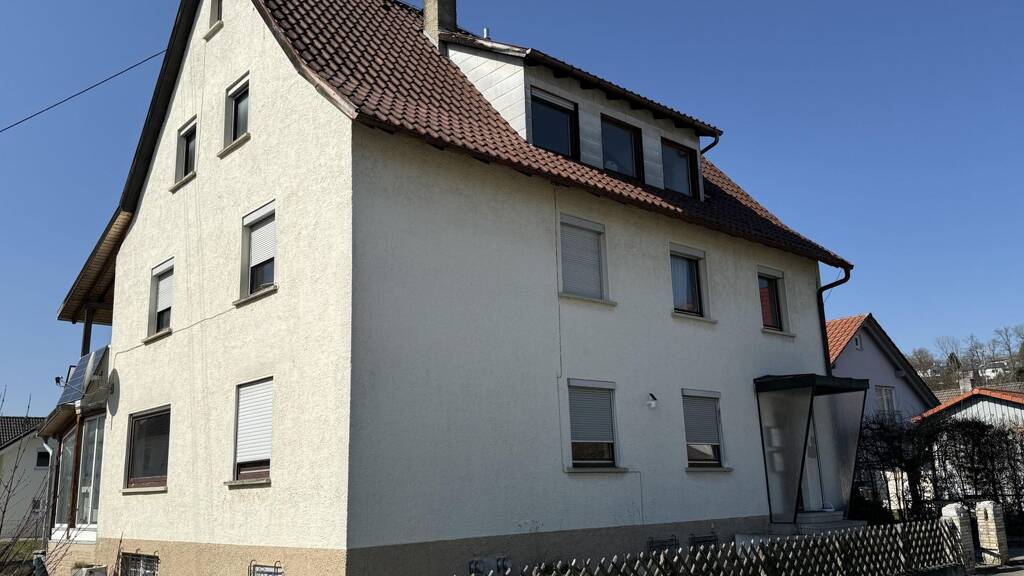 Mehrfamilienhaus zum Kauf 310.000 € 11 Zimmer 230 m² 851 m² Grundstück frei ab sofort Bingen 72511