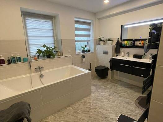 Einfamilienhaus zum Kauf 470.000 € 8 Zimmer 170 m² 1.000 m² Grundstück Gotha 99867