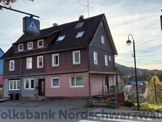 Doppelhaushälfte zum Kauf 139.000 € 6 Zimmer 106,8 m² 331 m² Grundstück Glatten 72293