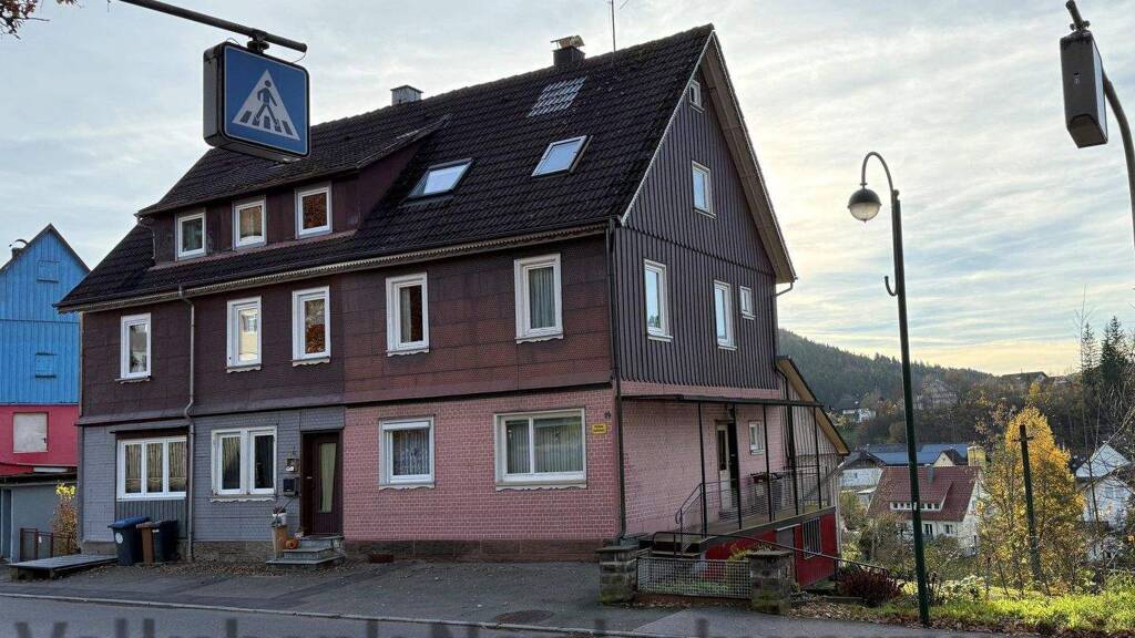 Doppelhaushälfte zum Kauf 119.000 € 6 Zimmer 106,8 m² 331 m² Grundstück Glatten 72293