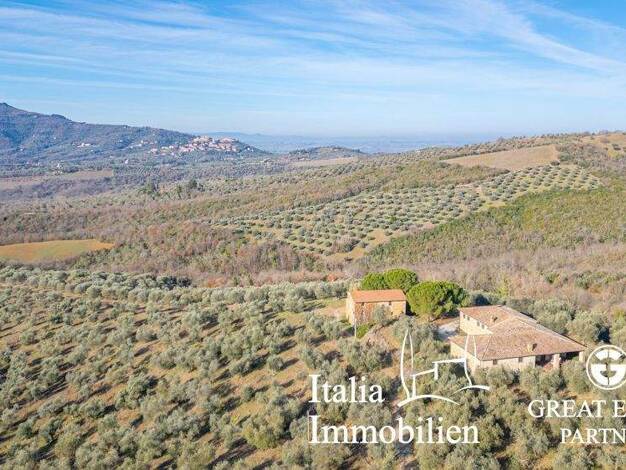 Bauernhaus zum Kauf 1.600.000 € 15 Zimmer 167 m² 942.000 m² Grundstück Panicale 06064