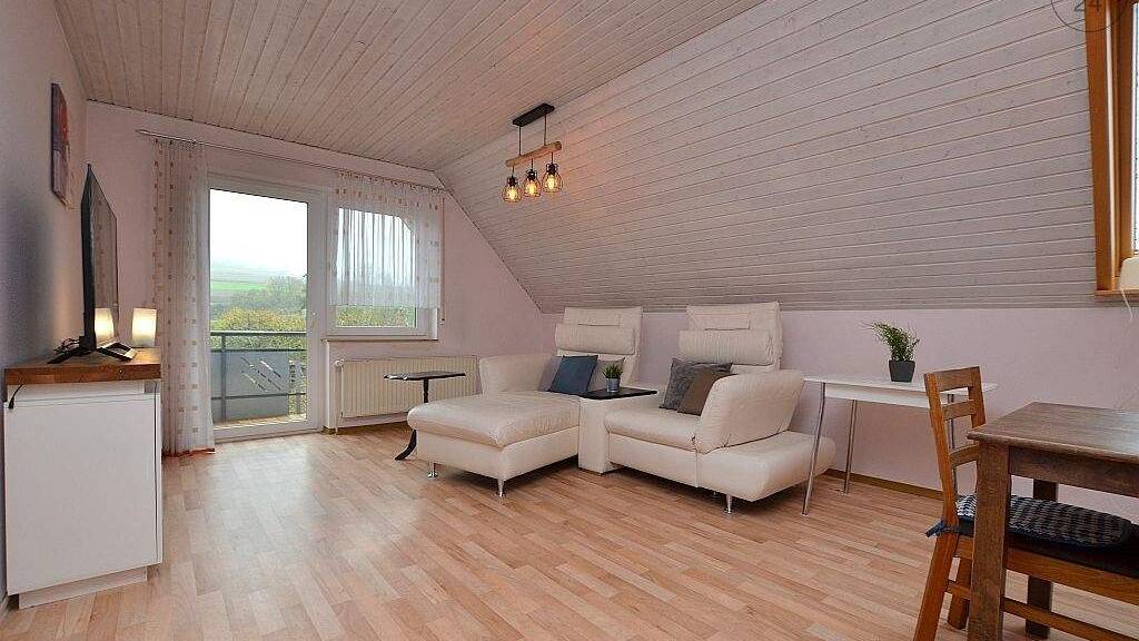 Wohnung zur Miete 1.085 € 2 Zimmer 65 m² 1. Geschoss frei ab sofort Uettingen 97292