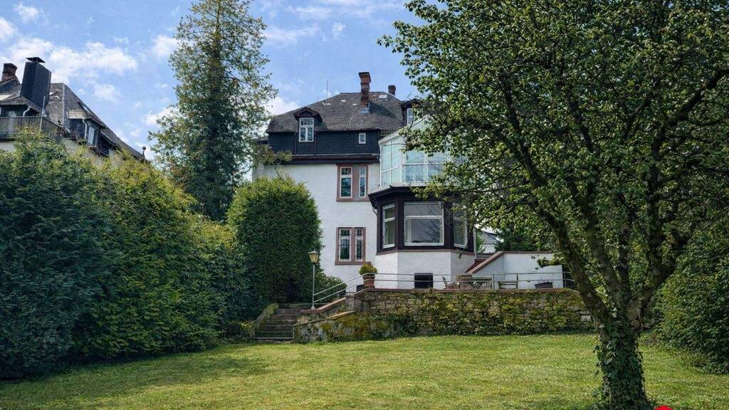 Haus zur Miete 5.900 € 10 Zimmer 308 m² 850 m² Grundstück Kirdorf Bad Homburg vor der Höhe 61348