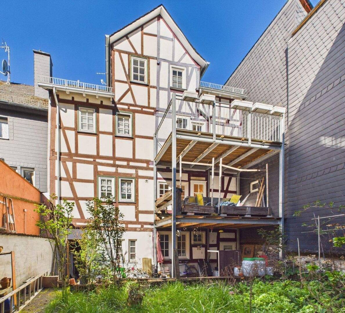 Immobilie in Wetzlar - Historisches Fachwerk mit Balkonen im Herzen der Altstadt - Bild 2