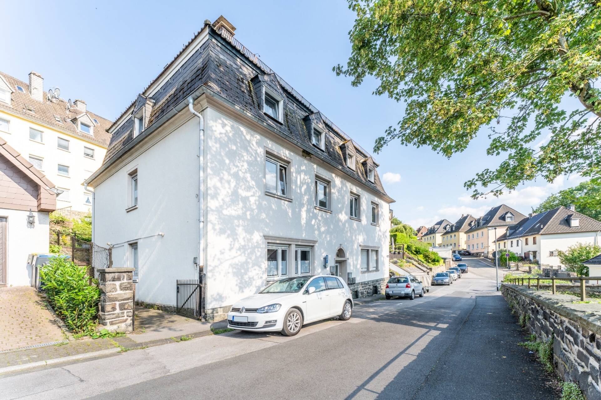 Mehrfamilienhaus zum Kauf 345.000 € 14 Zimmer 424 m²<br/>Wohnfläche 401 m²<br/>Grundstück Altena Altena 58762