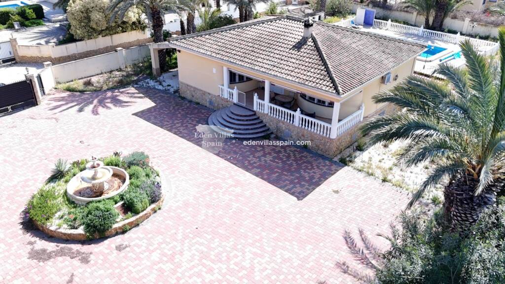 Haus zum Kauf 375.000 € 235 m² 2.400 m² Grundstück Alicante 03195