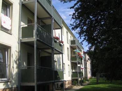 Wohnung zur Miete 333 € 2 Zimmer 45,8 m² Dachgeschoss, 2. Geschoss Zeitzer Straße 101, 2.OG rechts Markwerben Weißenfels 06667