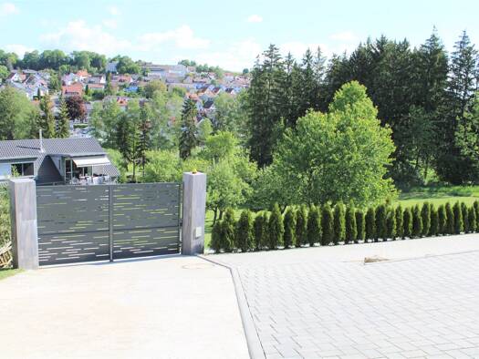 Villa zum Kauf 10 Zimmer 314 m² 1.935 m² Grundstück frei ab 01.10.2025 Leinzell Leinzell 73575