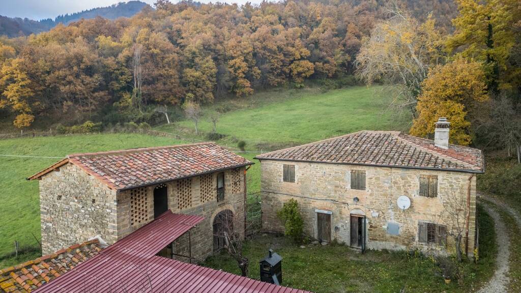 Haus zum Kauf 650.000 € 4 Zimmer 330 m² 600.000 m² Grundstück frei ab sofort Scarperia e San Piero