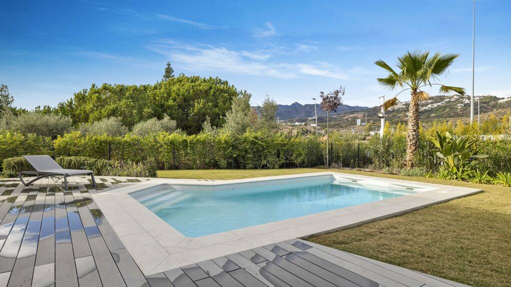 Villa zum Kauf 1.995.000 € 5 Zimmer 480 m² 377 m² Grundstück Marbella East 29600