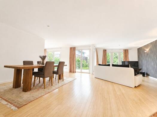 Wohnung zur Miete 2.100 € 3 Zimmer 121,5 m² Wellingsbüttel Hamburg 22391