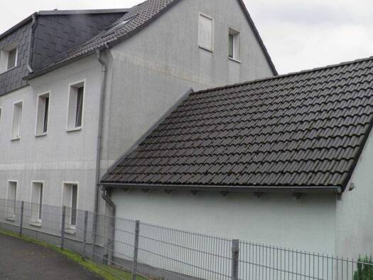 Mehrfamilienhaus zum Kauf als Kapitalanlage geeignet 129.000 € 8 Zimmer 169 m² 221 m² Grundstück Ernst-Thälmann-Straße 10 Seelow Seelow 15306
