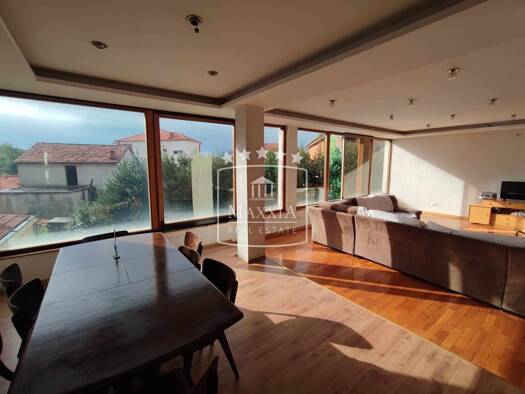 Einfamilienhaus zum Kauf 550.000 € 8 Zimmer 332 m² 520 m² Grundstück Zadar 23000