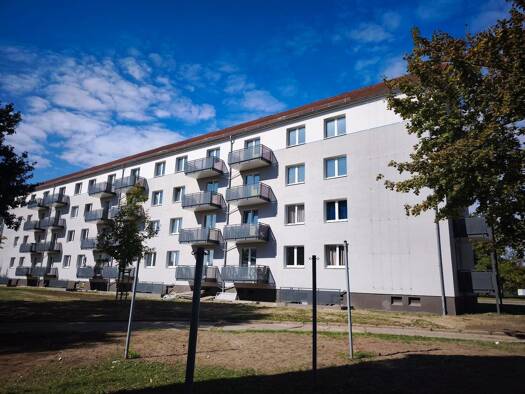 Wohnung zur Miete 385 € 3 Zimmer 59,1 m² 1. Geschoss frei ab 01.10.2026 Straße des Friedens 86 Merseburg Merseburg 06217