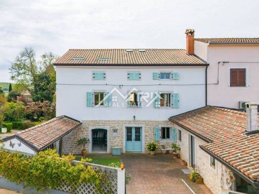 Haus zum Kauf 340.000 € 6 Zimmer 150 m² Funtana Funtana