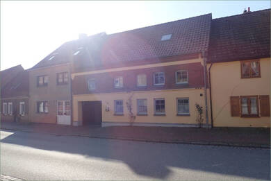 Einfamilienhaus zum Kauf 270.000 € 6 Zimmer 248 m² 607 m² Grundstück Straße der Deutschen Einheit 33 Röbel Röbel 17207